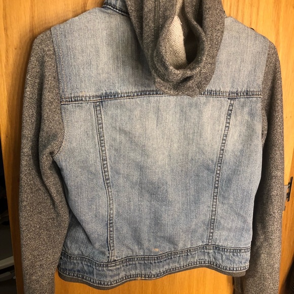 American Eagle Jean Jacket - Picture 3 of 3